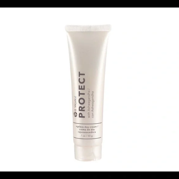 It Works! Skincare bundle - Picture 6 of 6